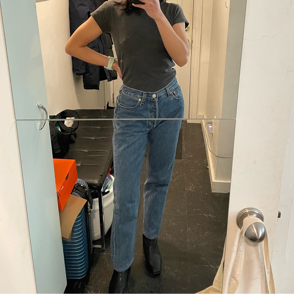 Vintage levis 501 denim jeans medium blue for women tagged 29 best fits 27-28